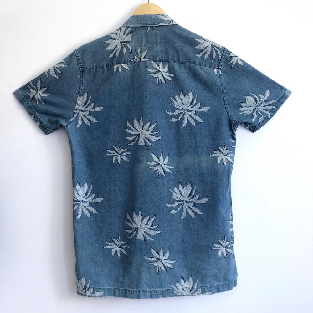 Barney Cools Poolside Button Up Shirt Chambray Sm - image 3